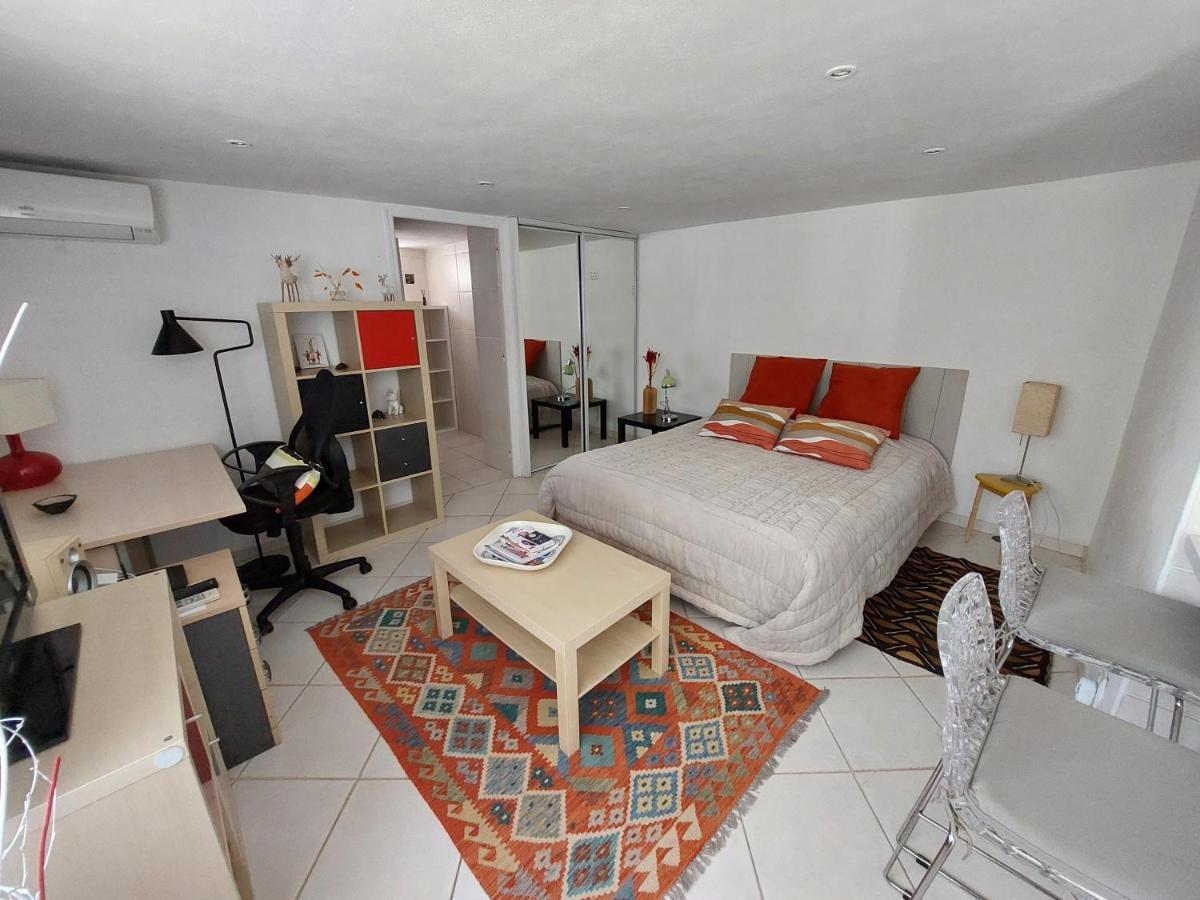 Studio Independant Pres Du Centre Ville Nimes Ngoại thất bức ảnh