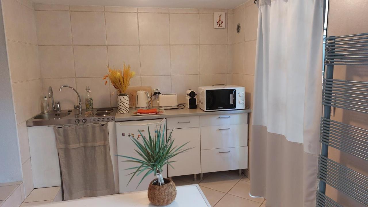 Studio Independant Pres Du Centre Ville Nimes Ngoại thất bức ảnh