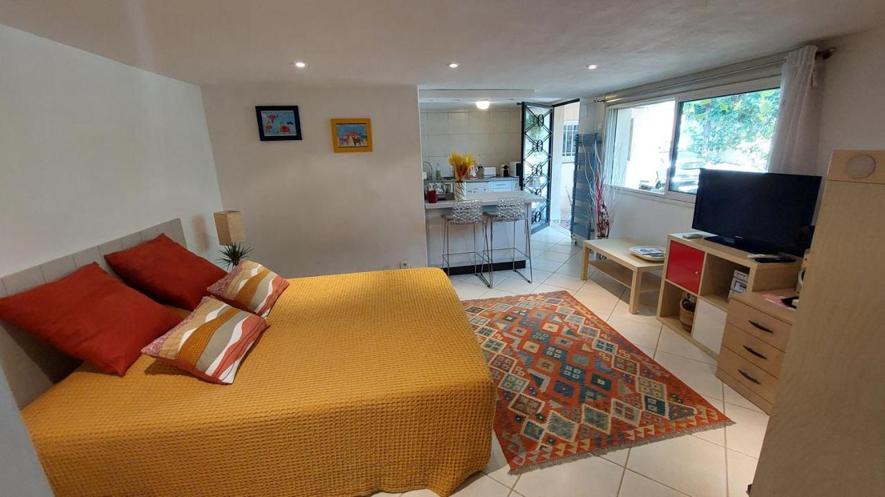 Studio Independant Pres Du Centre Ville Nimes Ngoại thất bức ảnh